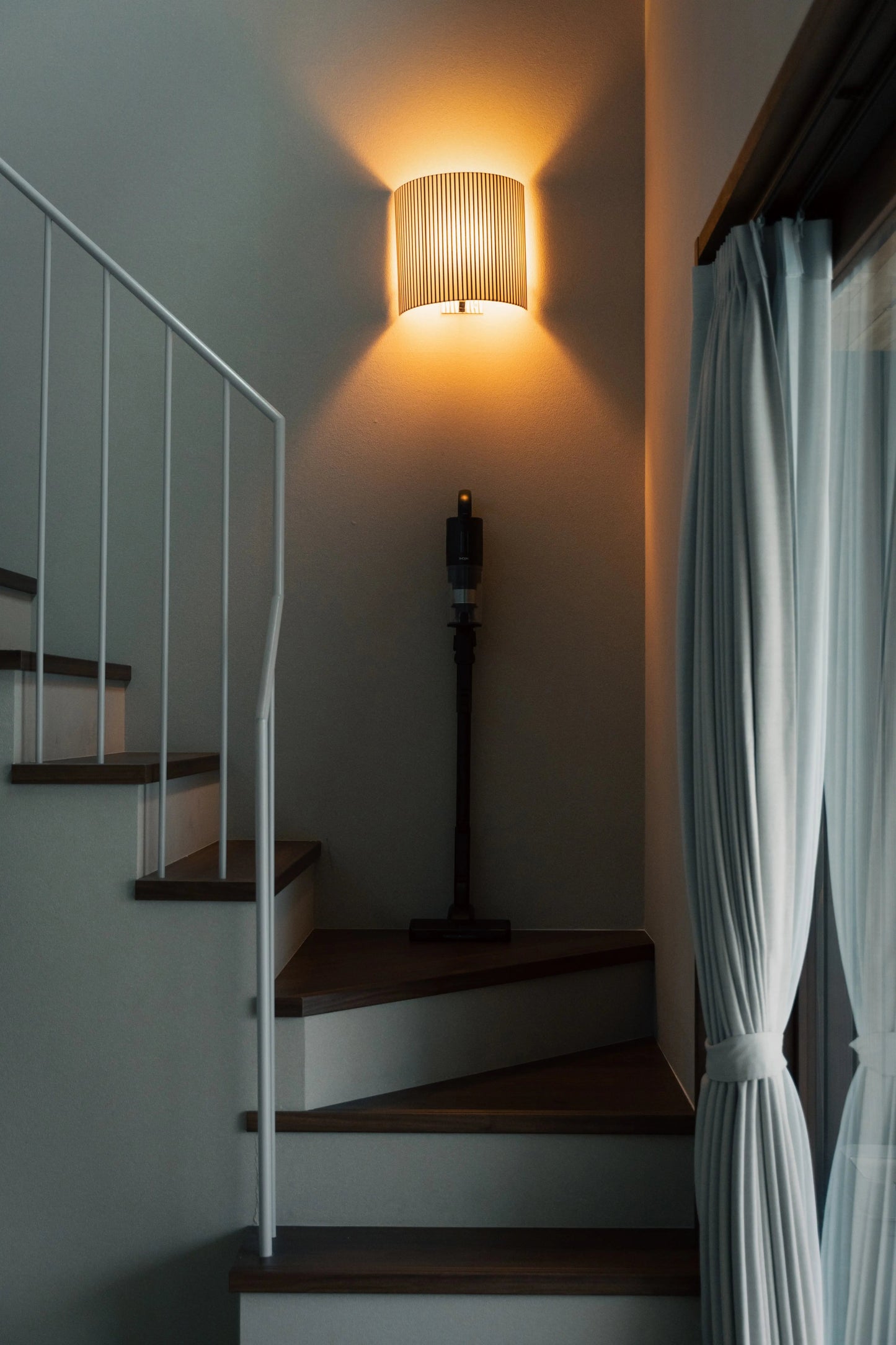 【１月末入荷予定】SHOJIKI コードレス掃除機 SH-J001