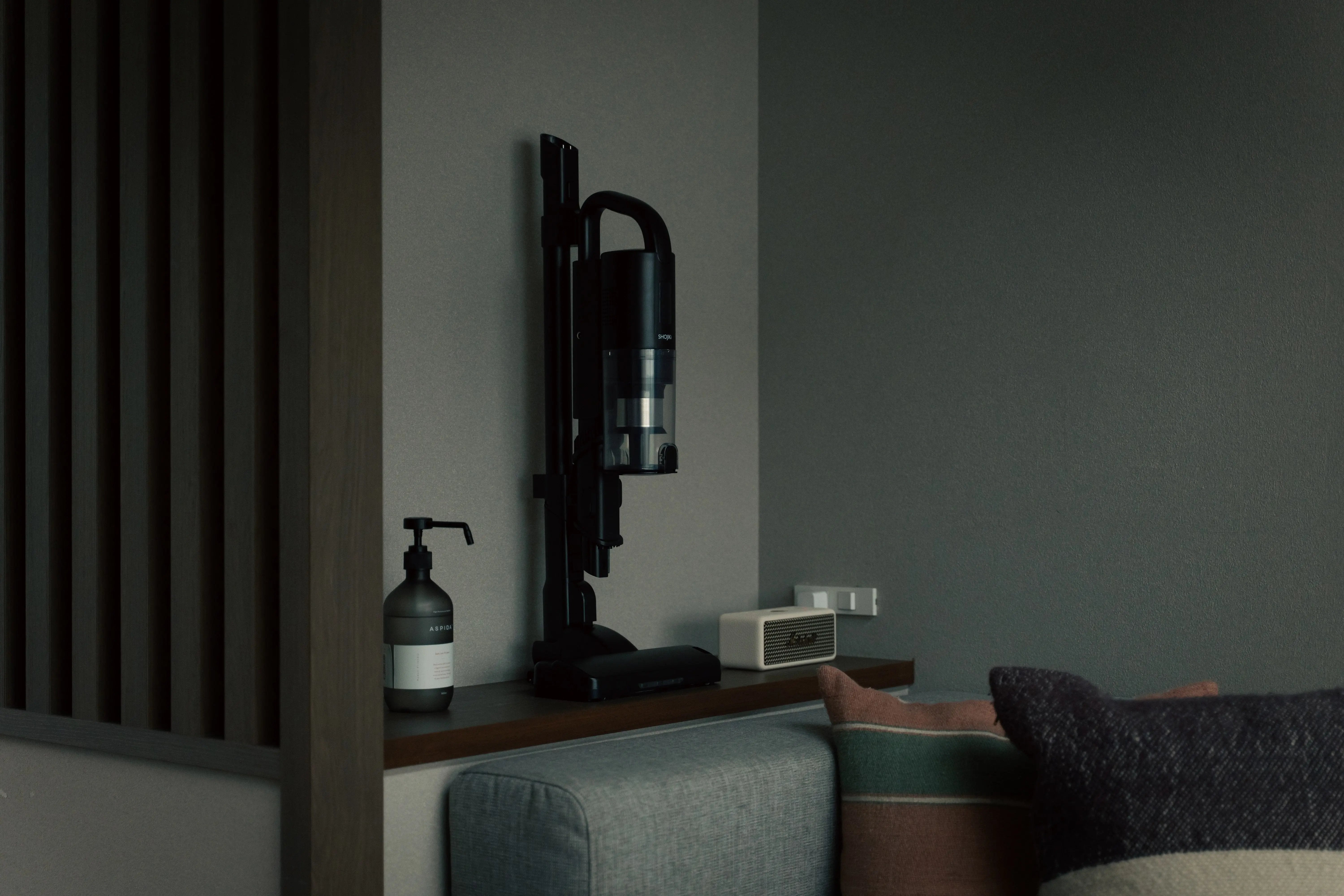 SHOJIKI コードレス掃除機（SH-J001）