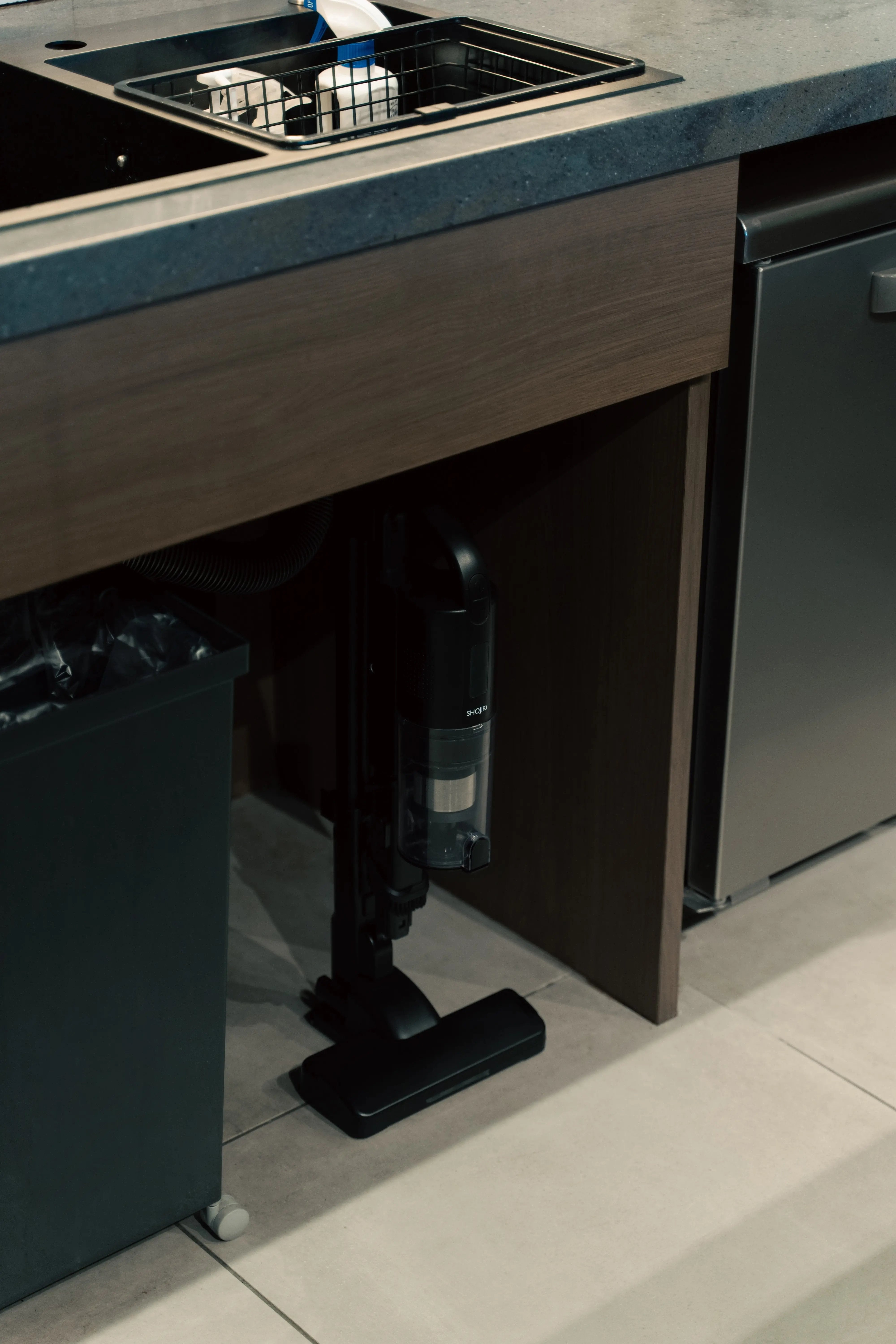 SHOJIKI コードレス掃除機（SH-J001）